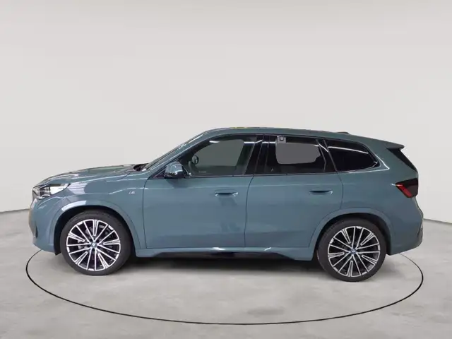 BMW Ix1 view 6