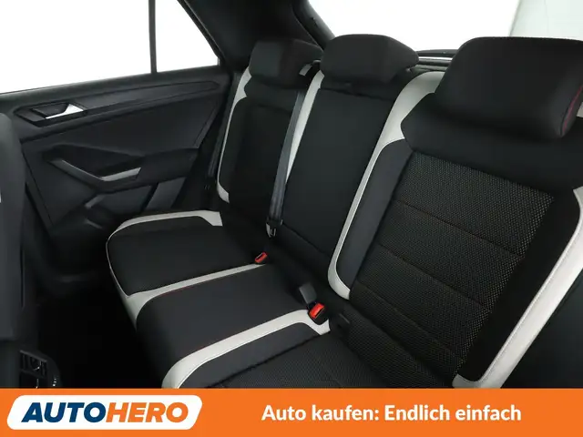 Volkswagen T-Roc view 14
