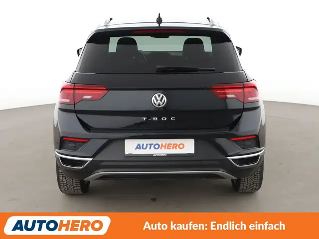 Volkswagen T-Roc view 5