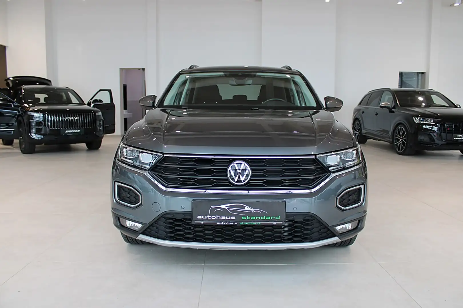 Volkswagen T-Roc 1,0 TSI Design **Tolle Ausstattung** Grau - 2