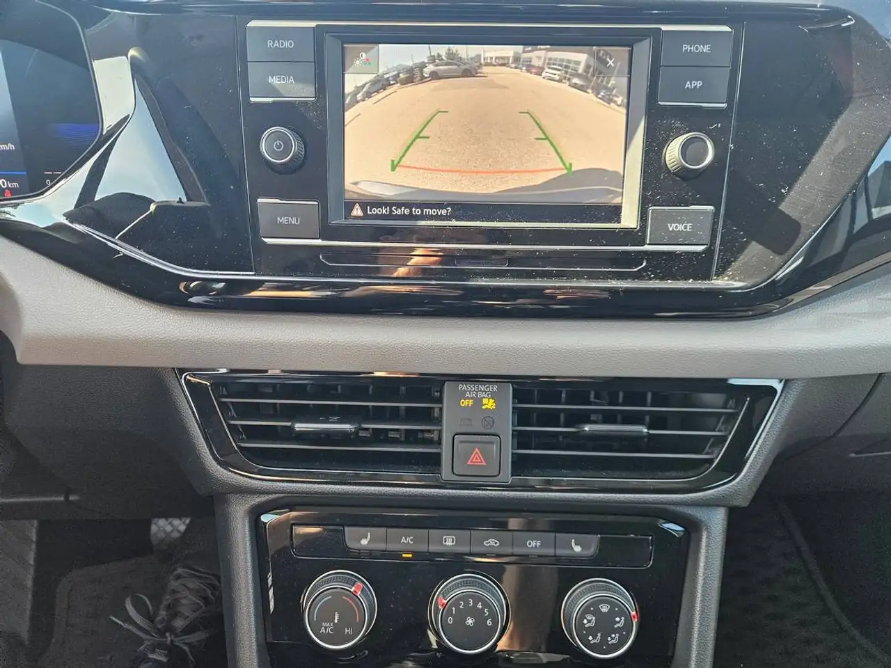 Volkswagen Taos снимка Volkswagen Taos
