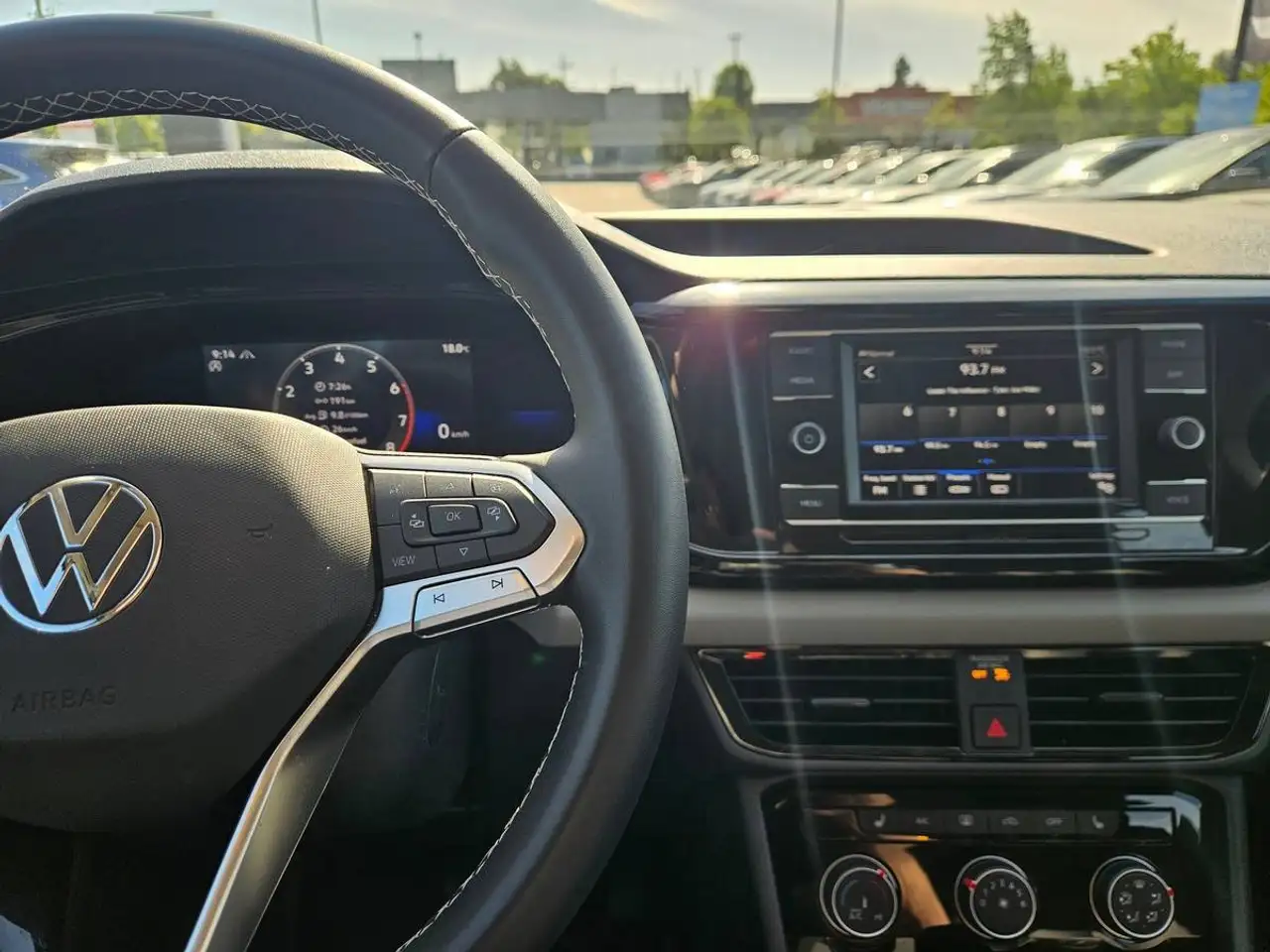 Volkswagen Taos снимка Volkswagen Taos