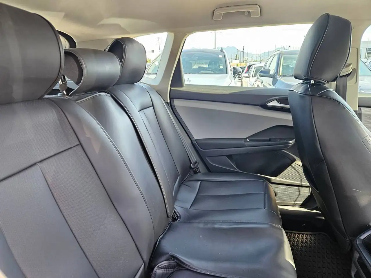 Volkswagen Taos снимка Volkswagen Taos