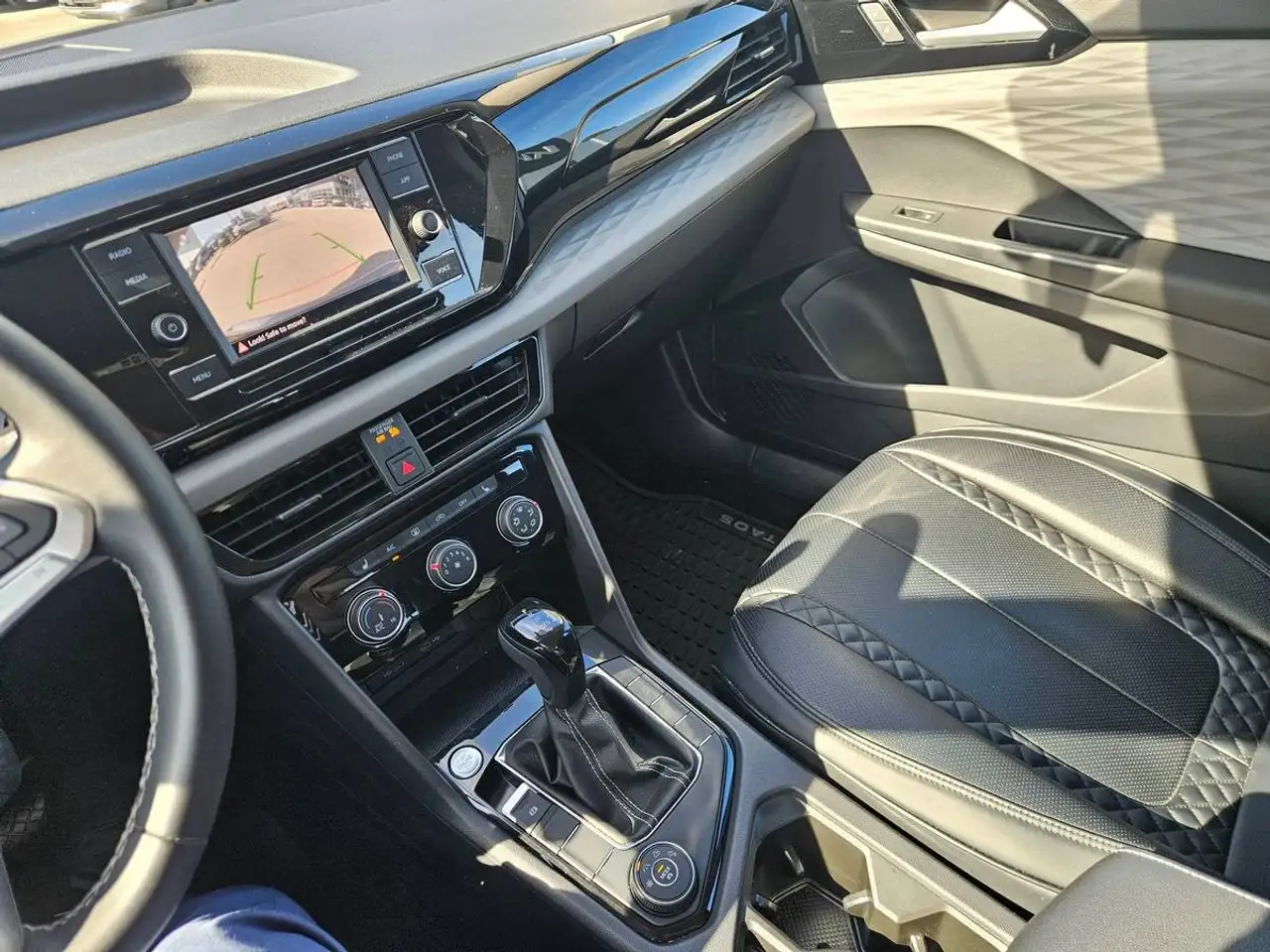 Volkswagen Taos снимка Volkswagen Taos