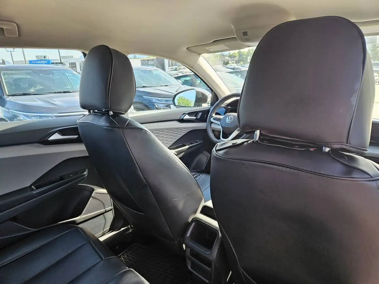 Volkswagen Taos снимка Volkswagen Taos