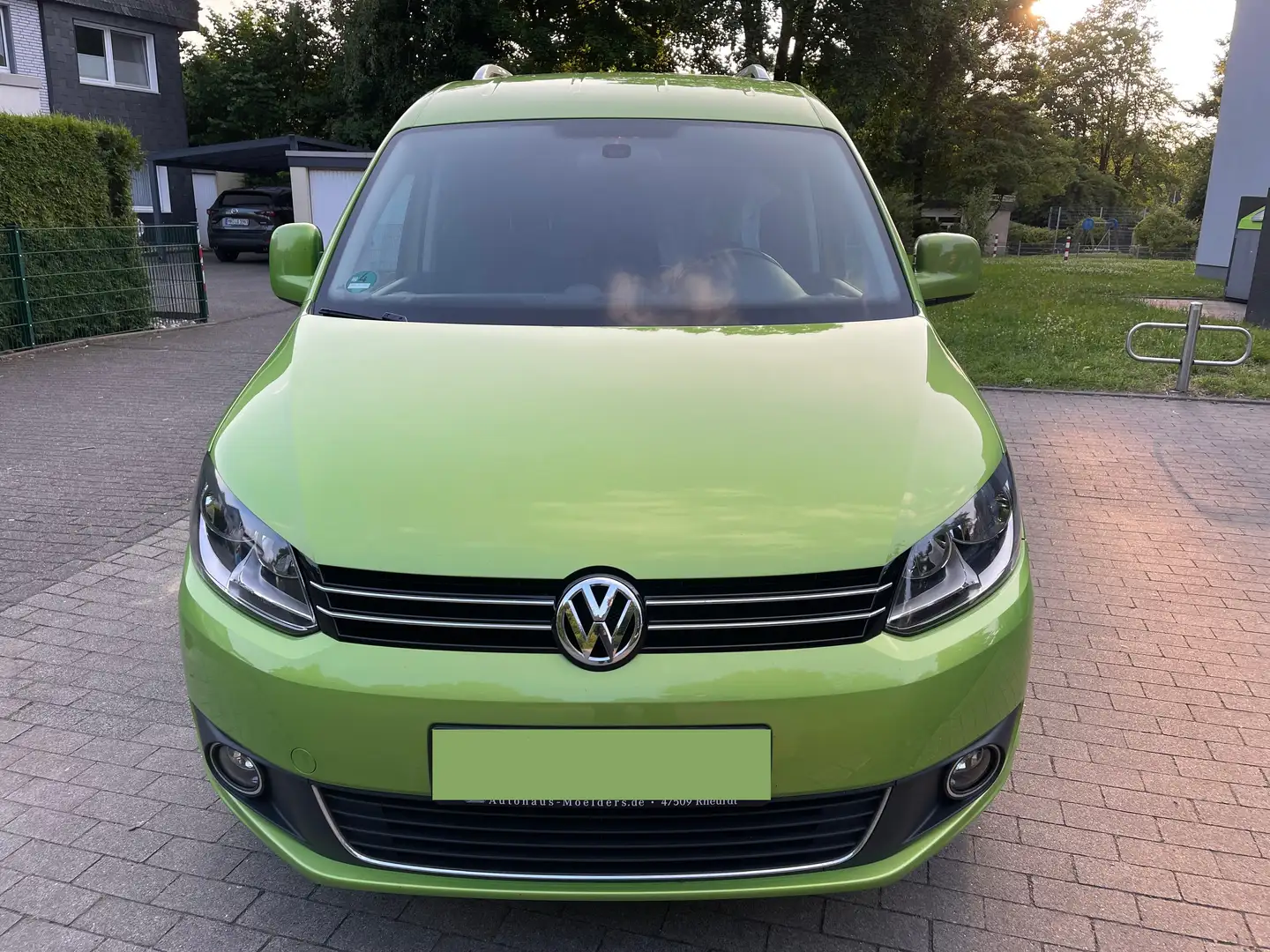 Volkswagen Caddy Caddy 1,6tdi 102Ps (5-Si.)  Edition 1-Hand Grün - 1