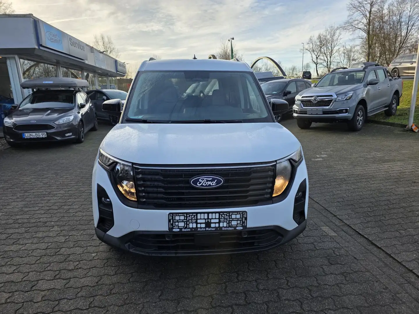 Ford Tourneo Courier Titanium Automatik SYNC IV Weiß - 2