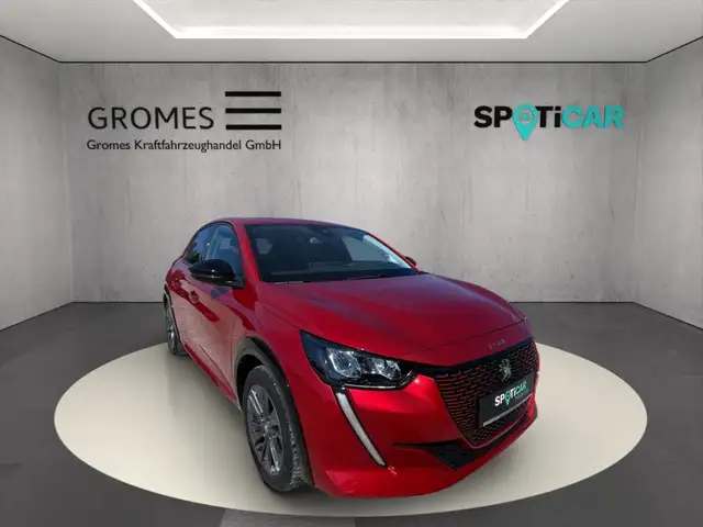 Peugeot 208 main image