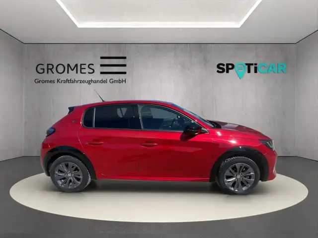 Peugeot 208 view 2