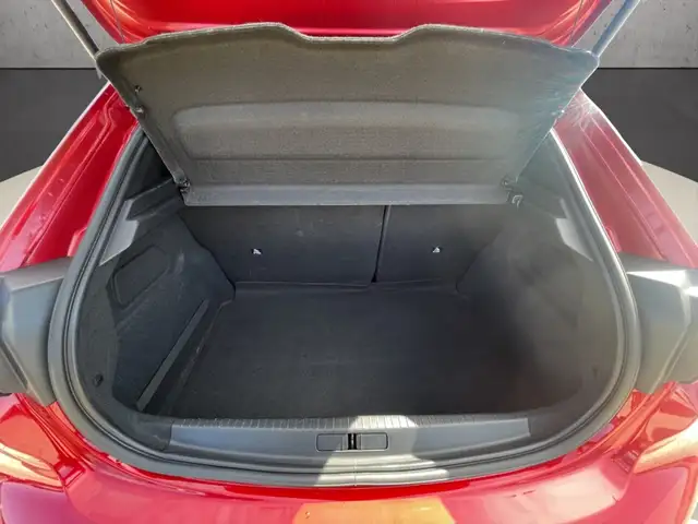 Peugeot 208 view 7