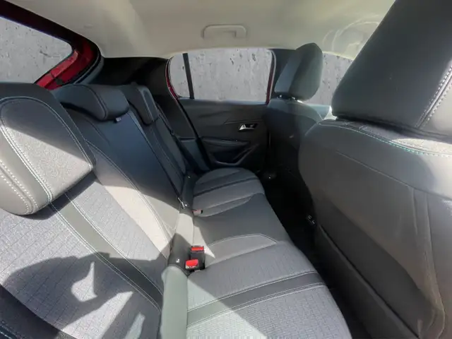 Peugeot 208 view 14