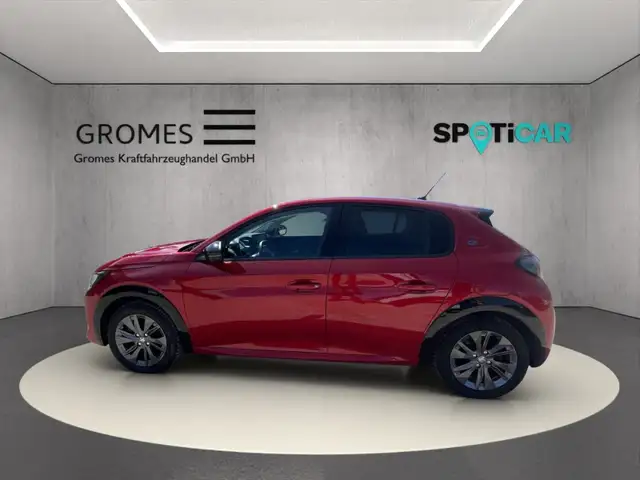 Peugeot 208 view 6