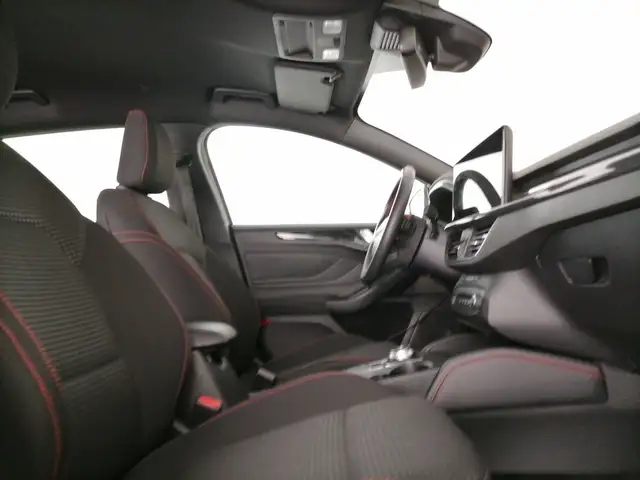 Ford Focus view 6