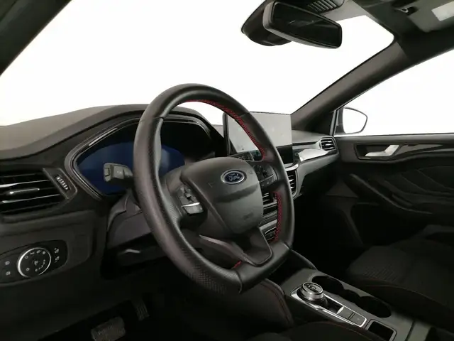 Ford Focus view 12