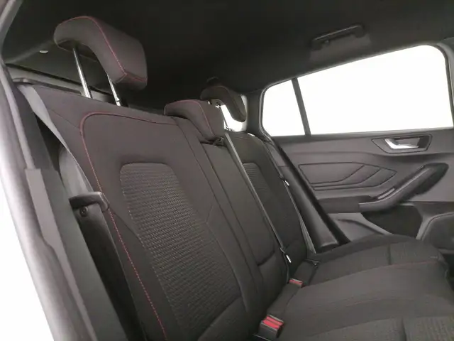 Ford Focus view 9