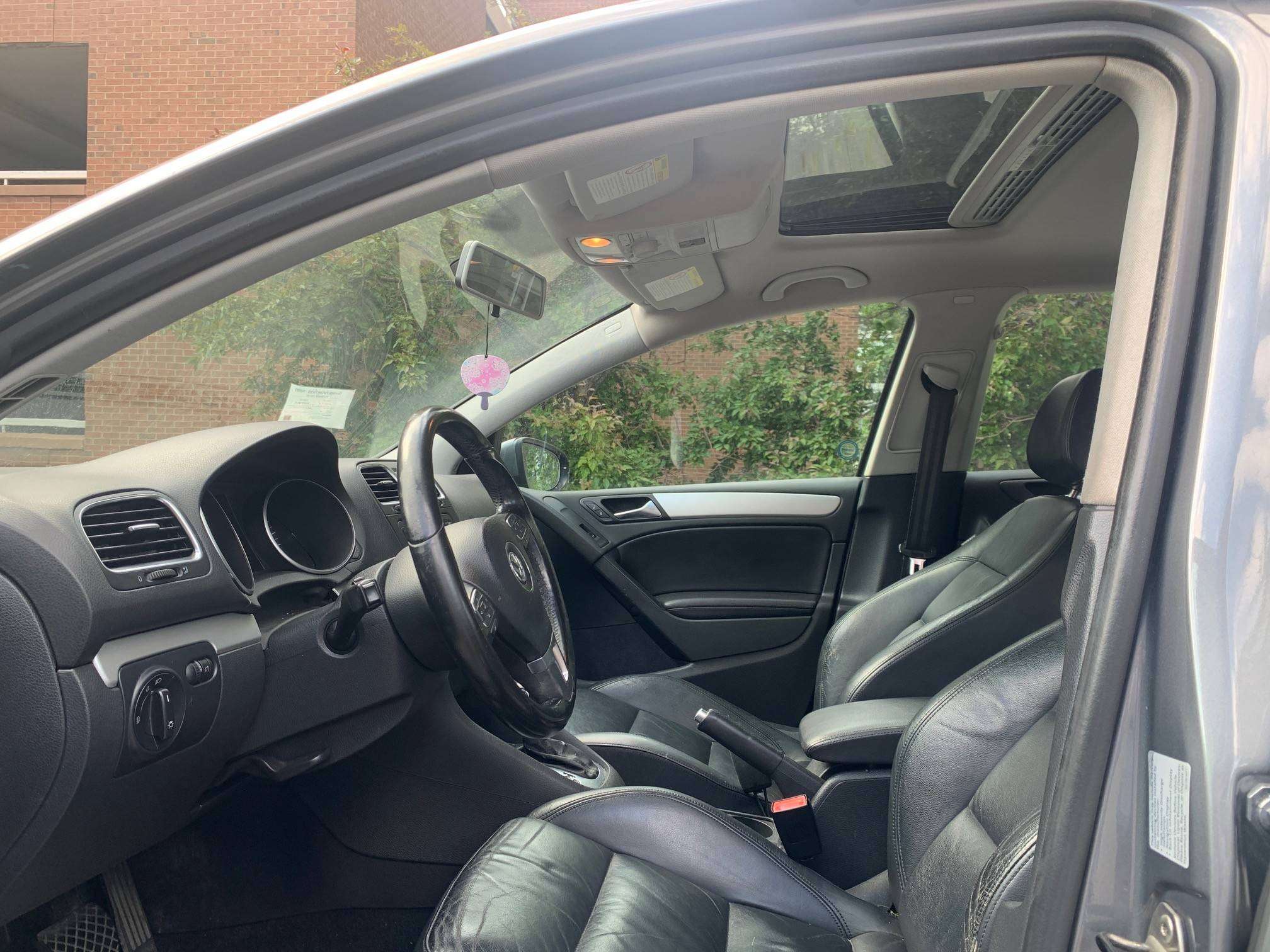 2010 Volkswagen Golf Highline thumb 11