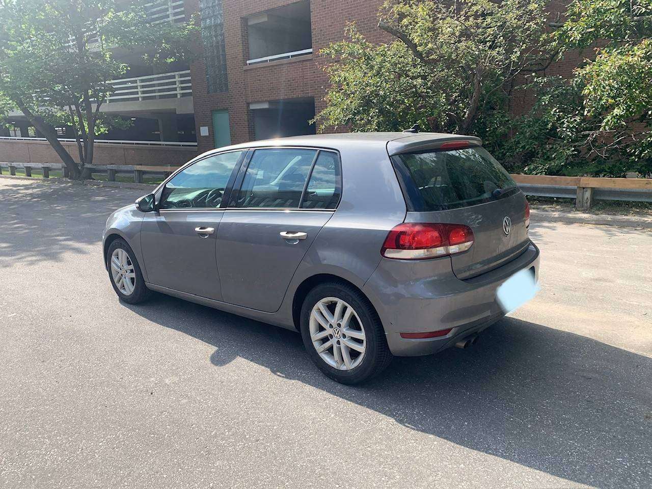 2010 Volkswagen Golf Highline alt 5
