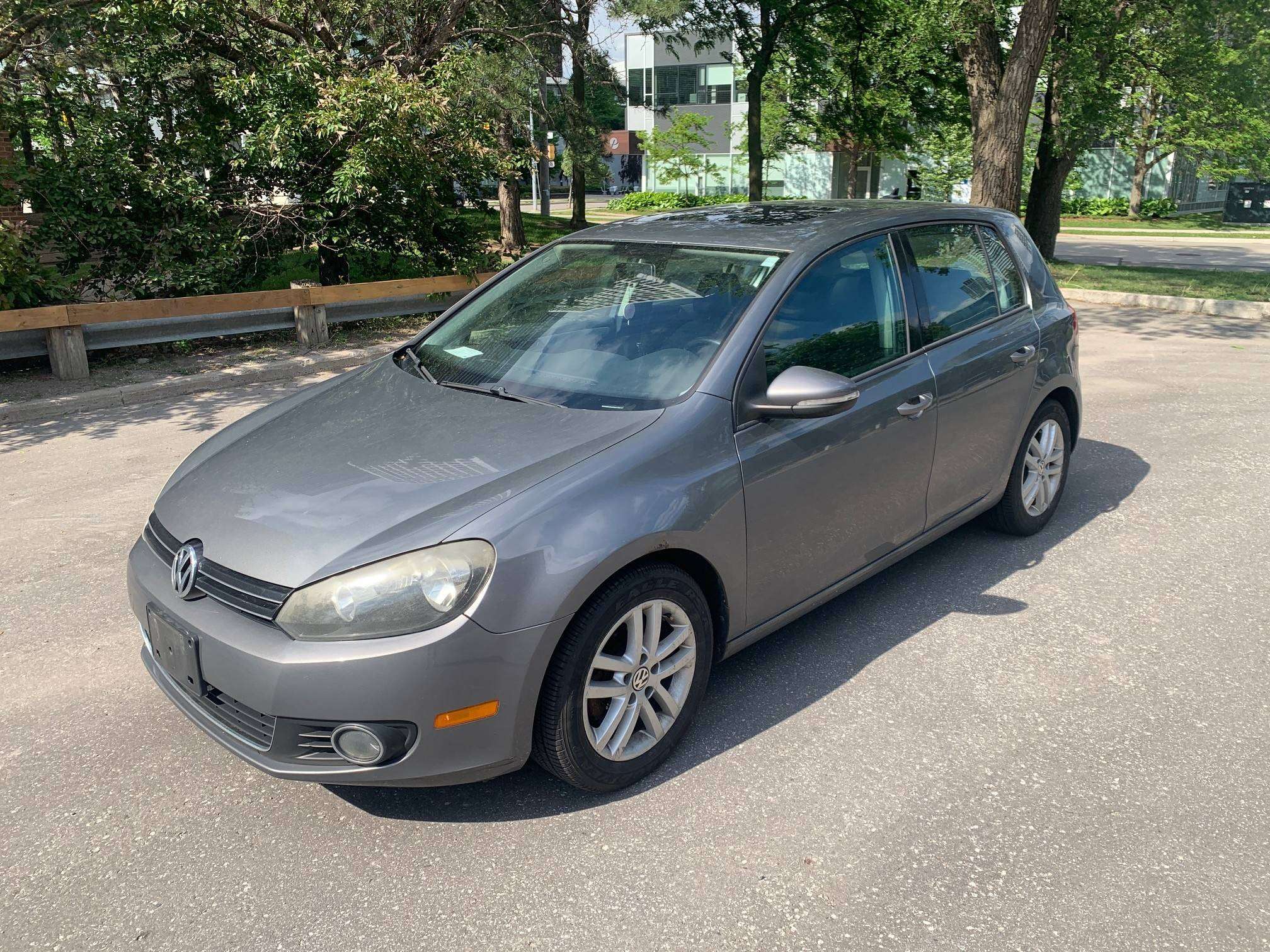 2010 Volkswagen Golf Highline alt 3