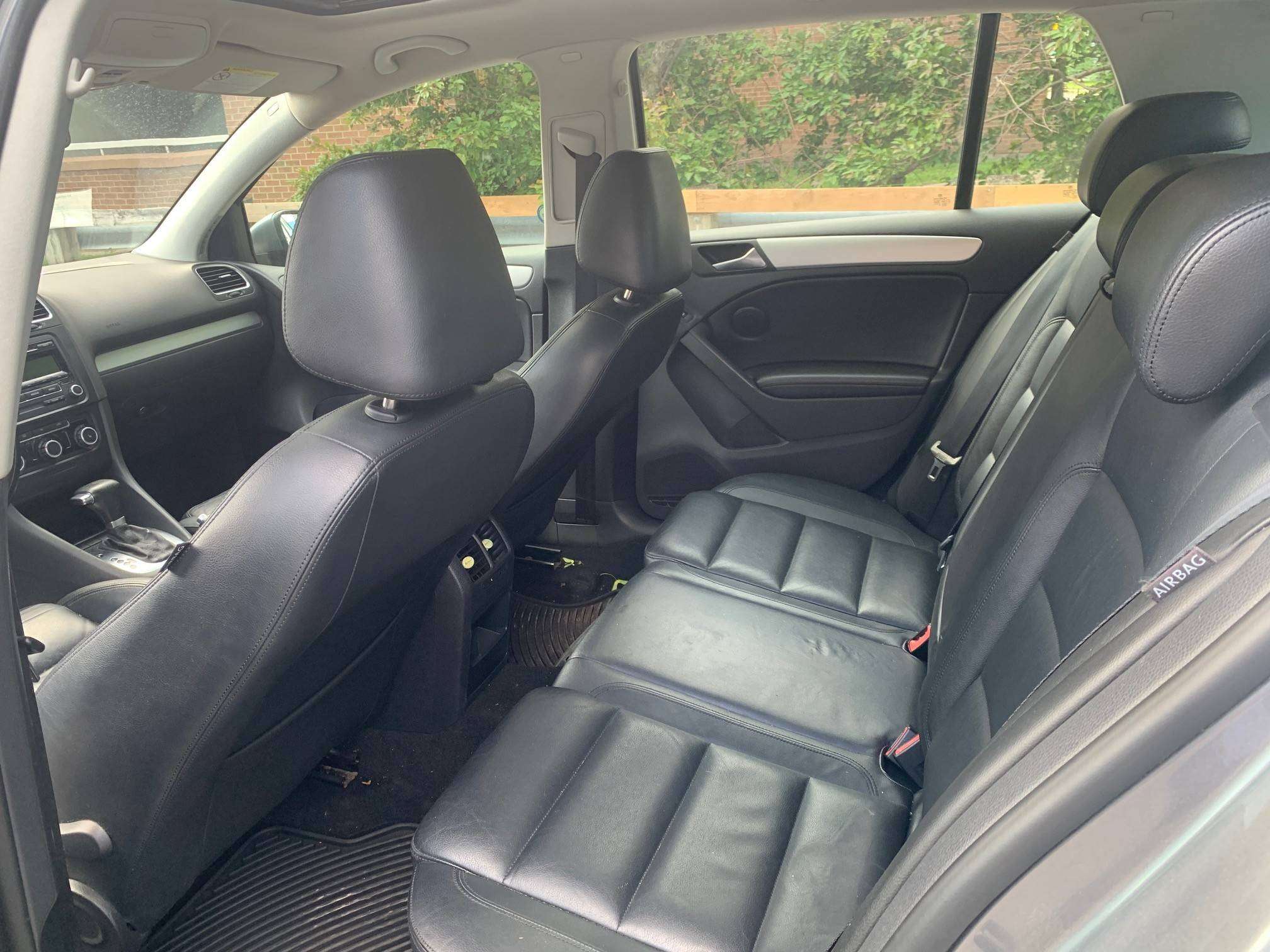 2010 Volkswagen Golf Highline thumb 12