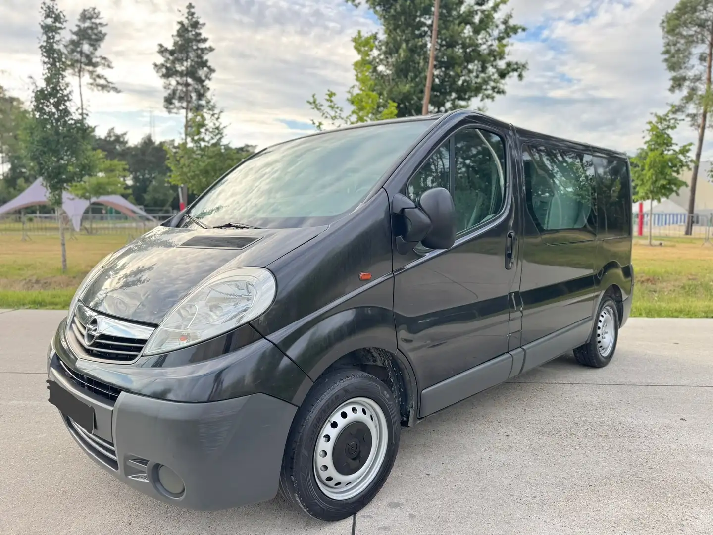 Opel Vivaro Vivaro 2.0 CDTI L2H1 Life Zwart - 1