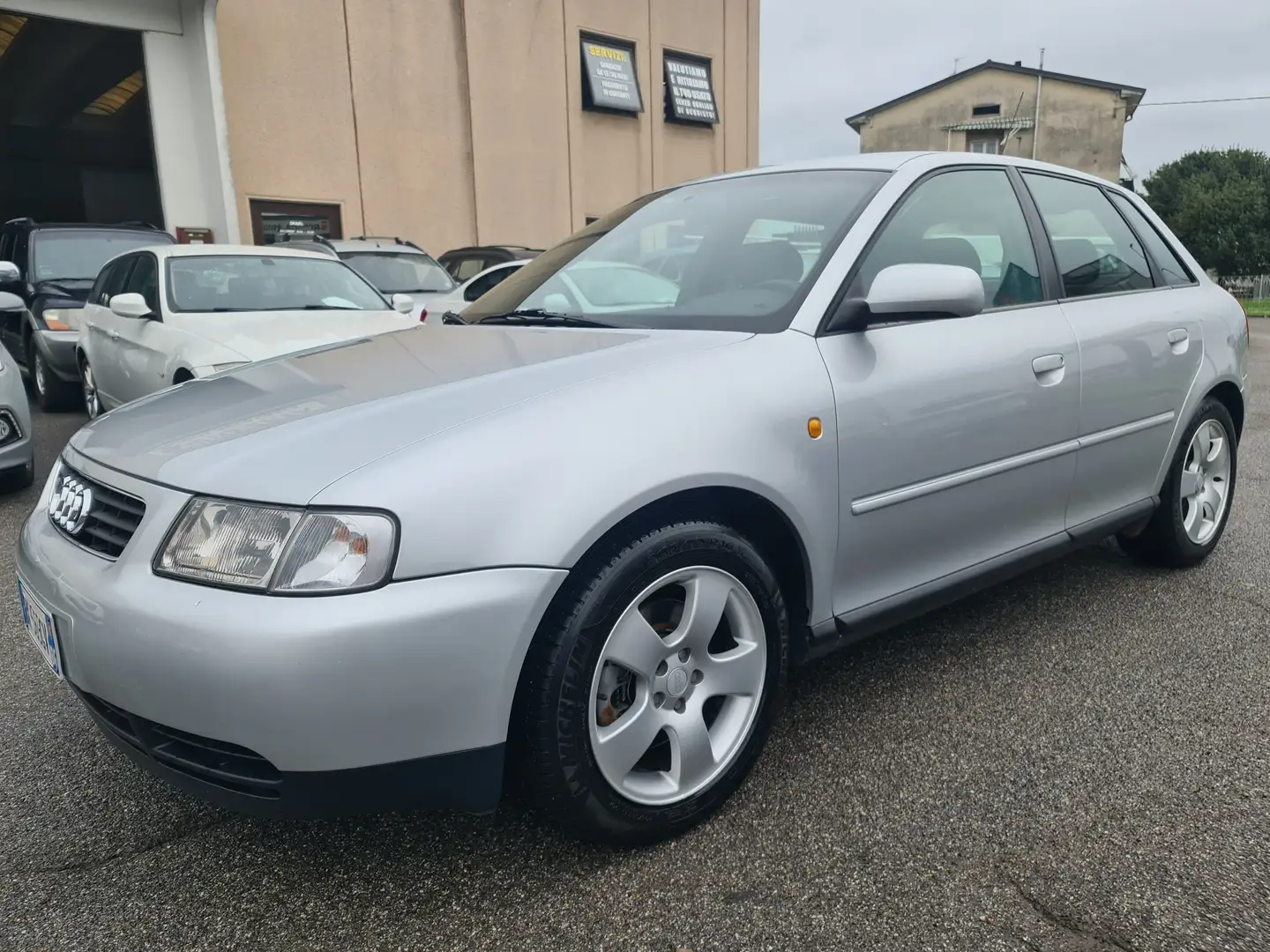 Audi A3 A3 5p 1.8t Ambition quattro 180cv Argento - 1