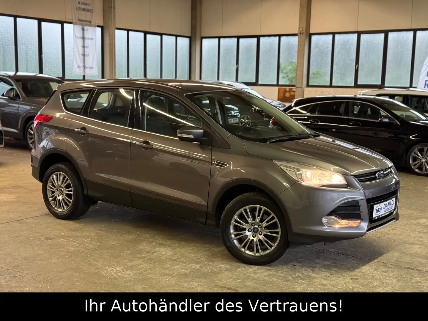 Ford Kuga 1,6 EcoBoost 4x4 134kW Trend Autom.*AHK* Gris - 1