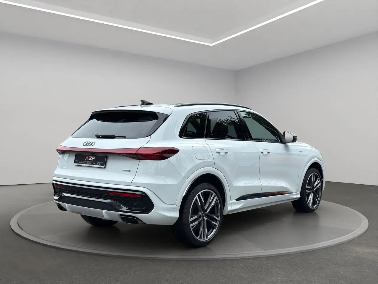 Audi Q5 SUV TFSI quattro S tronic+S LINE+PANO+AHK 4
