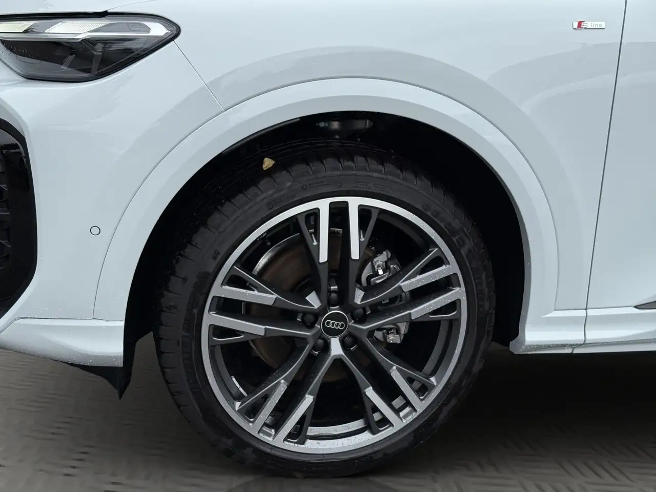 Audi Q5 SUV TFSI quattro S tronic+S LINE+PANO+AHK 8