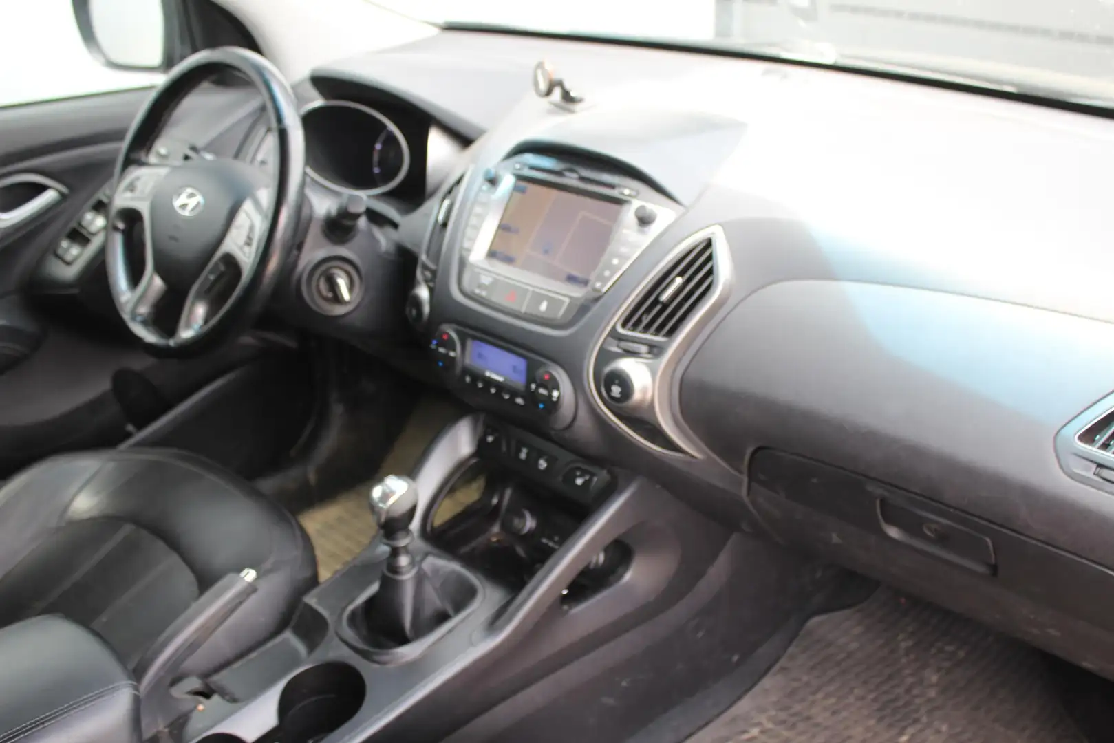 Hyundai iX35 2.0 CRDi HP 4WD Business Edition (DUITSE AUTO) Nav Чёрный - 2