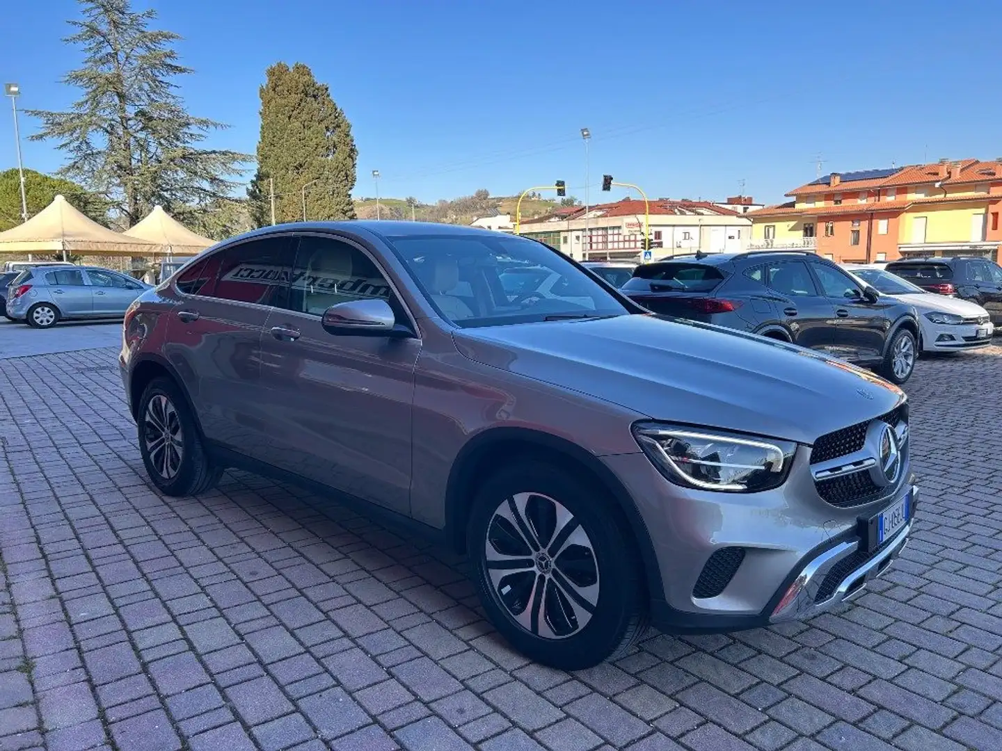 Mercedes-Benz GLC 220 d 4Matic Coupé Executive Beige - 2