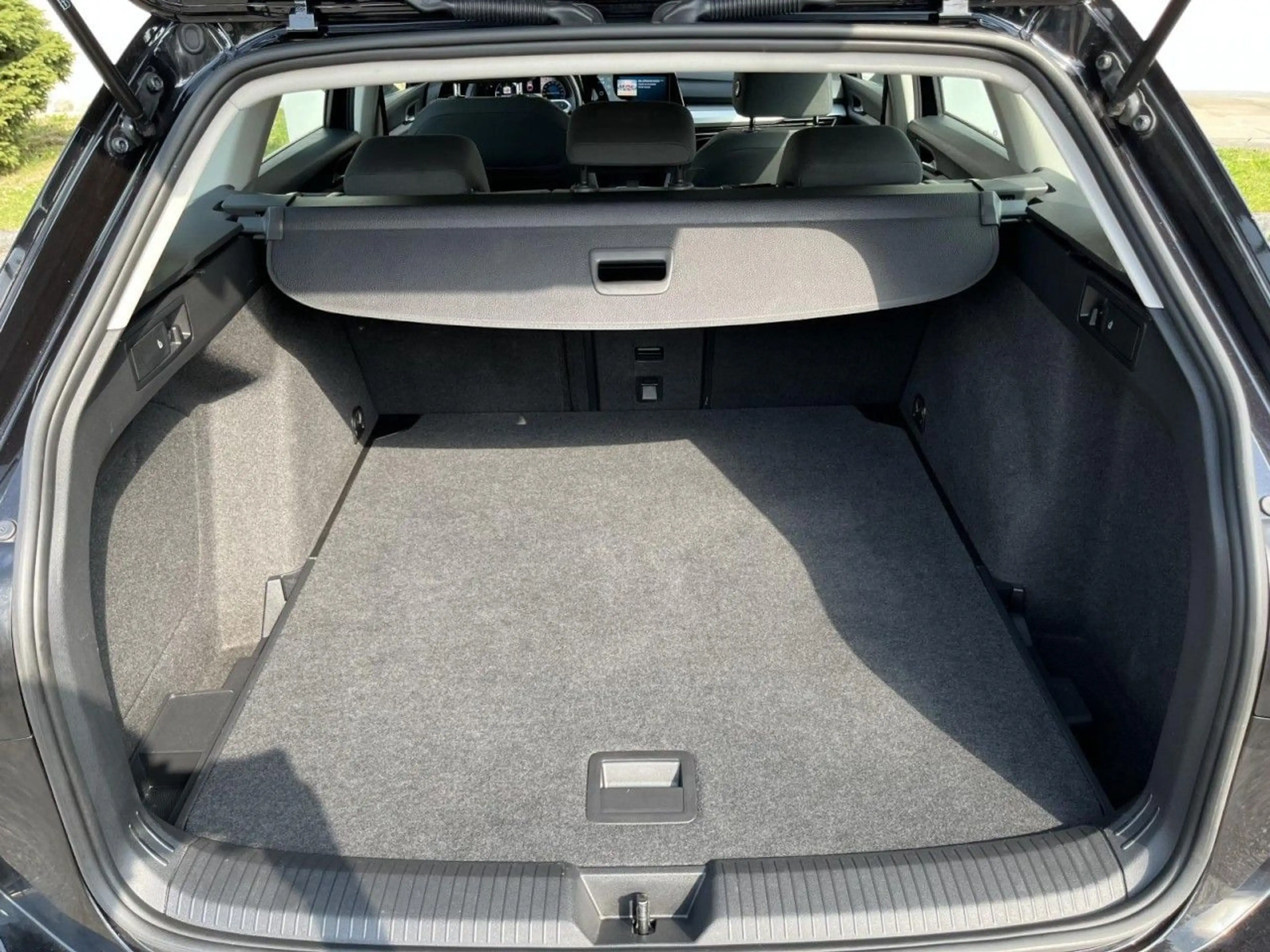 Volkswagen Golf Variant Golf VIII Variant 2,0 TDI DSG Life (LED+Sitzhzg. — photo 8