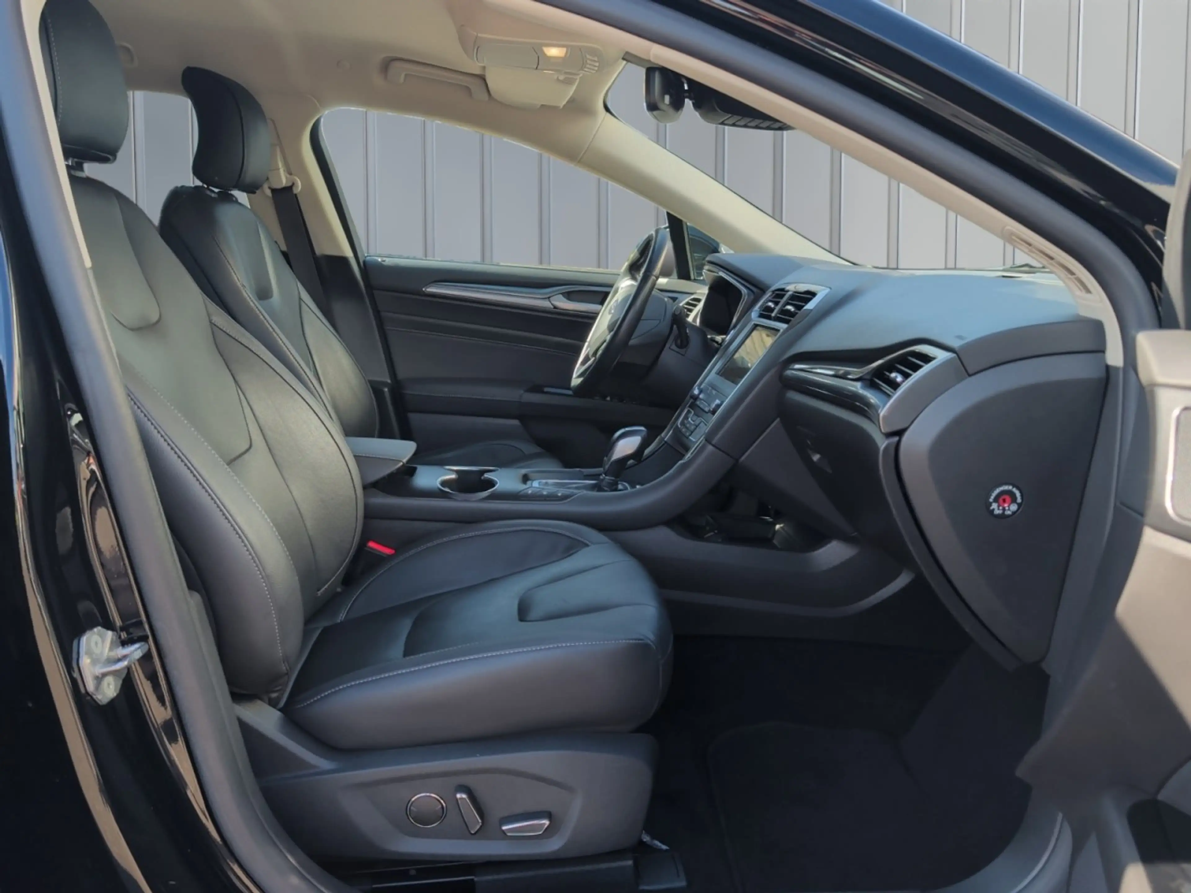 Ford Mondeo Hybrid Autm+ACC+Kamera+Winter-Pkt+LED Klima Navi — photo 11