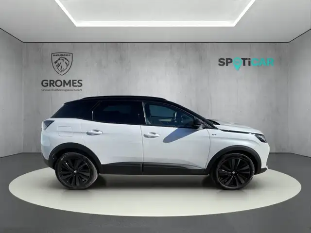 Peugeot 3008 view 2