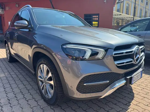 Mercedes-Benz Gle view 2