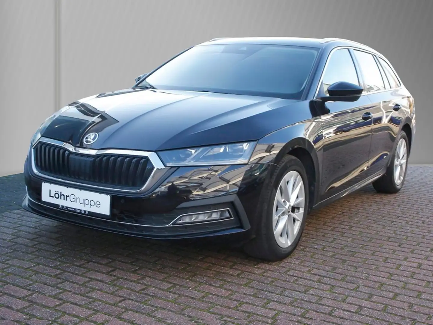 Skoda Octavia Combi 2.0 TDI DSG Style 17" Navi+VC ACC LED RFK... Schwarz - 2