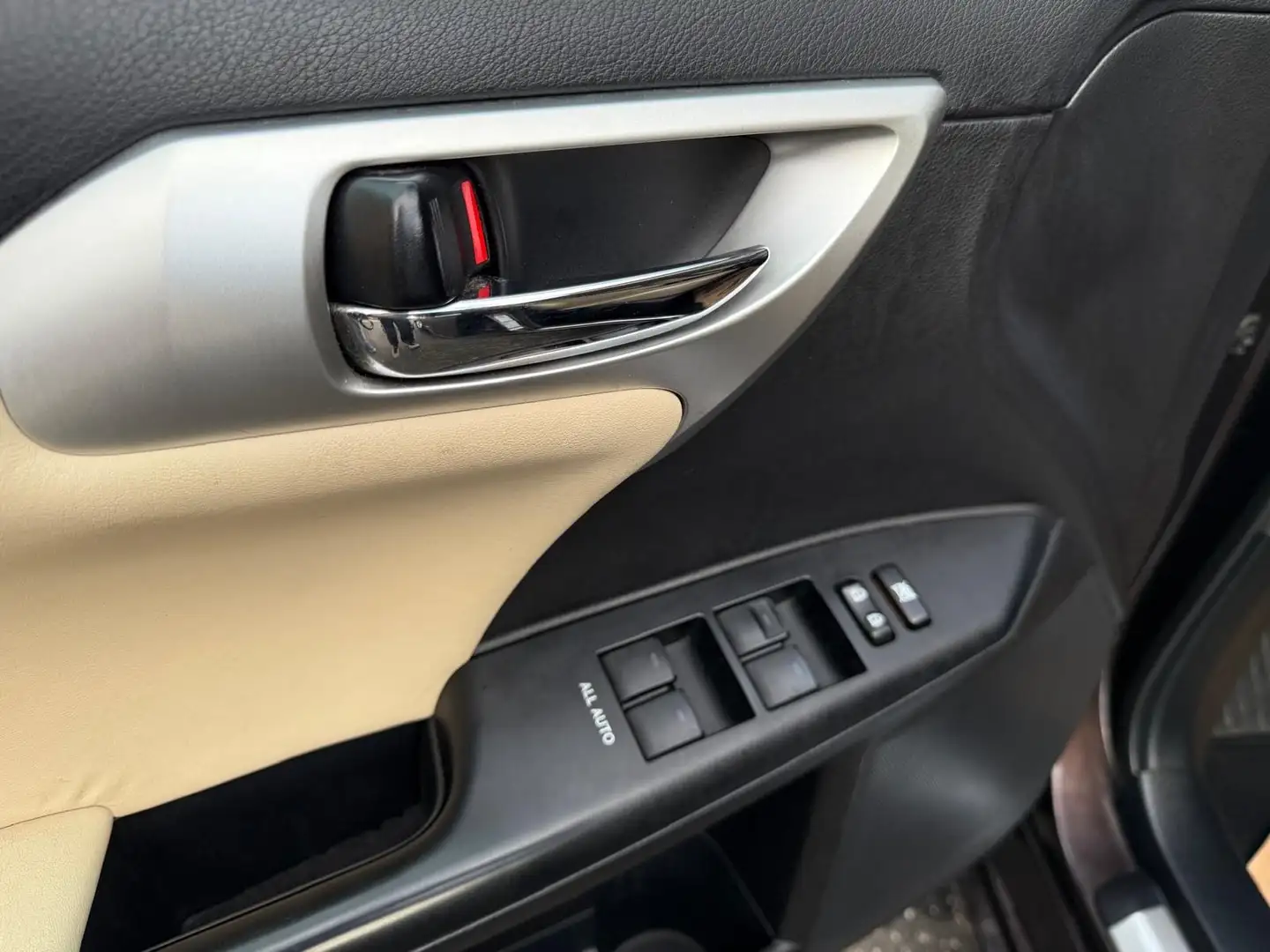 Lexus CT 200h Executive Line - 2