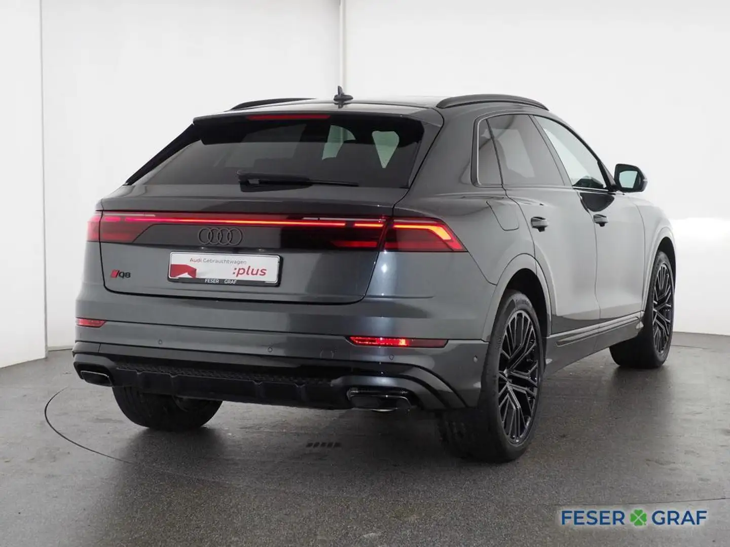 Audi Q8 50 TDI quattro S line S tronic Matrix / PANO / B&O Grau - 2