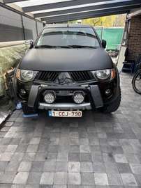 2.5 Turbo DI-D 4WD Instyle