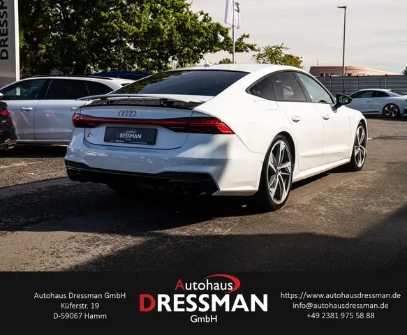 Audi S7 view 4