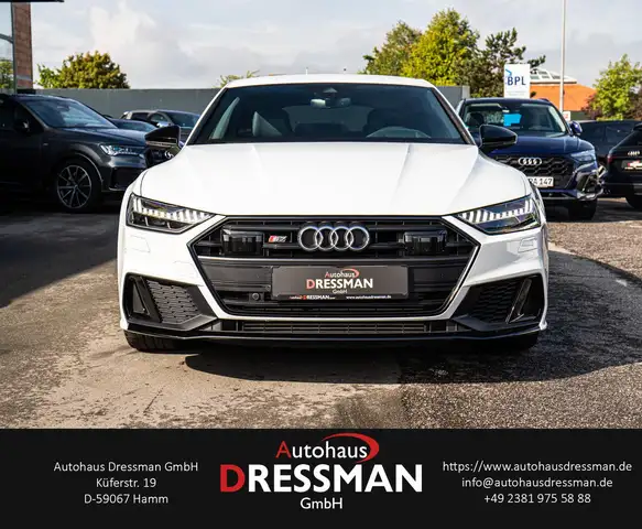 Audi S7 view 2
