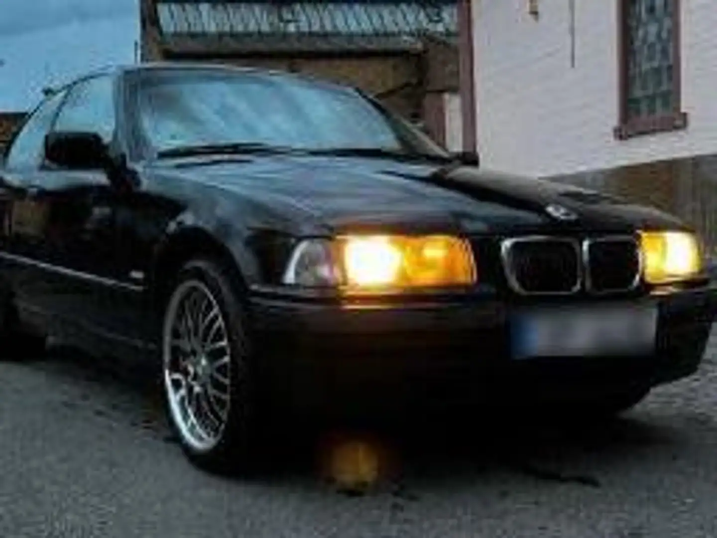 BMW 316 316G Schwarz - 1