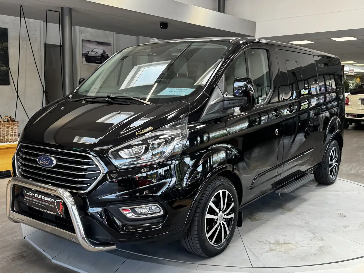 Ford Tourneo Custom Titanium X 8-Sitzer Aut. *Frontschutzbügel*AHK*Kam Schwarz - 1