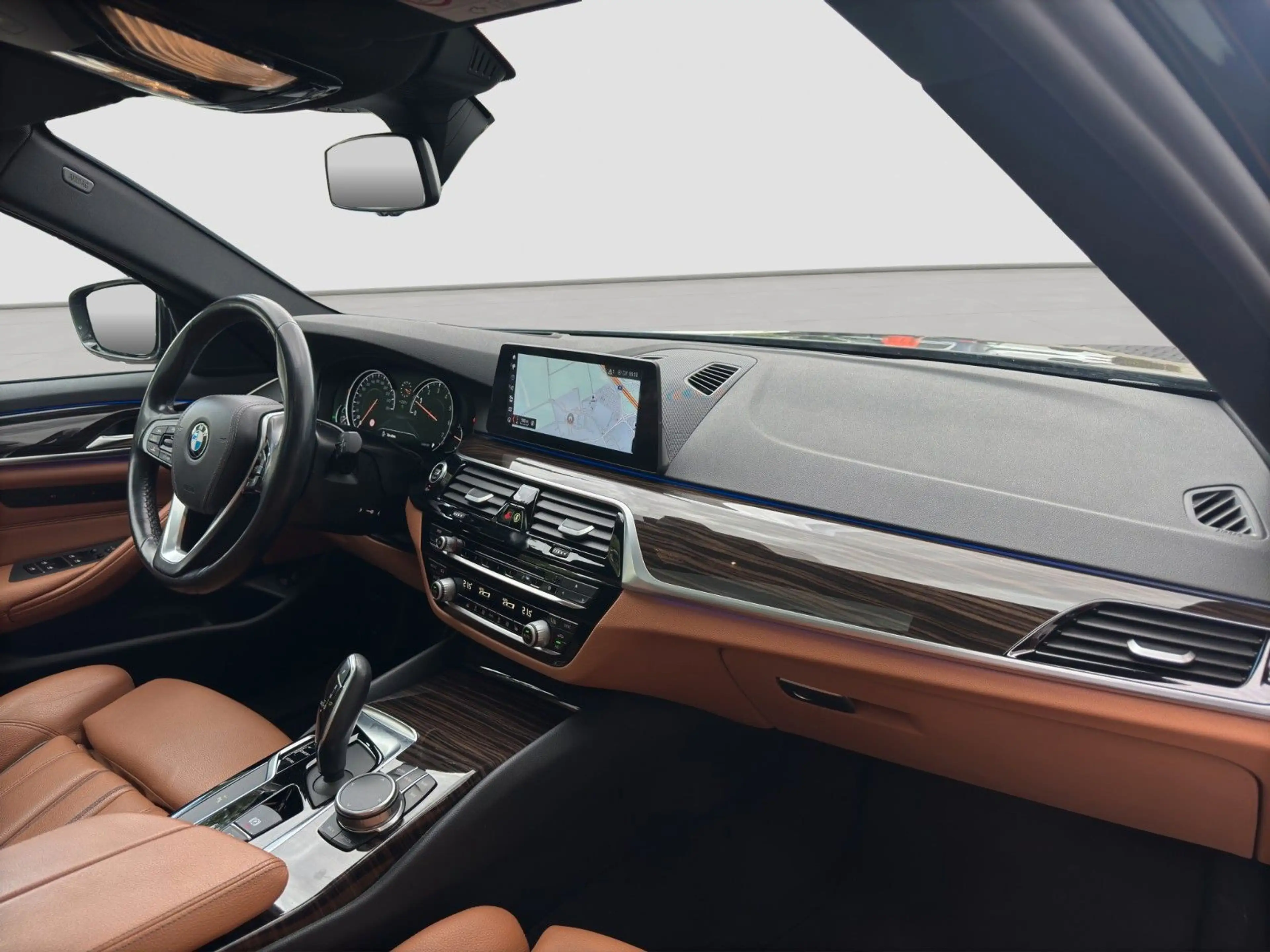 BMW 520 iT Sport Line AD.LED ACC PANO HUD 20" MEMORY — photo 10