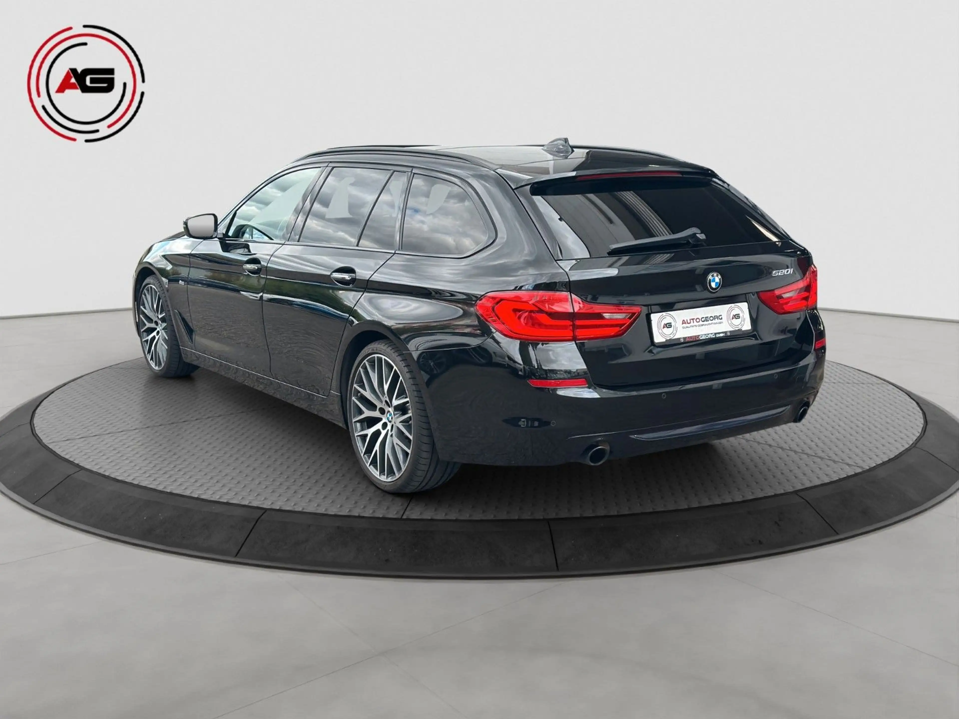 BMW 520 iT Sport Line AD.LED ACC PANO HUD 20" MEMORY — photo 7
