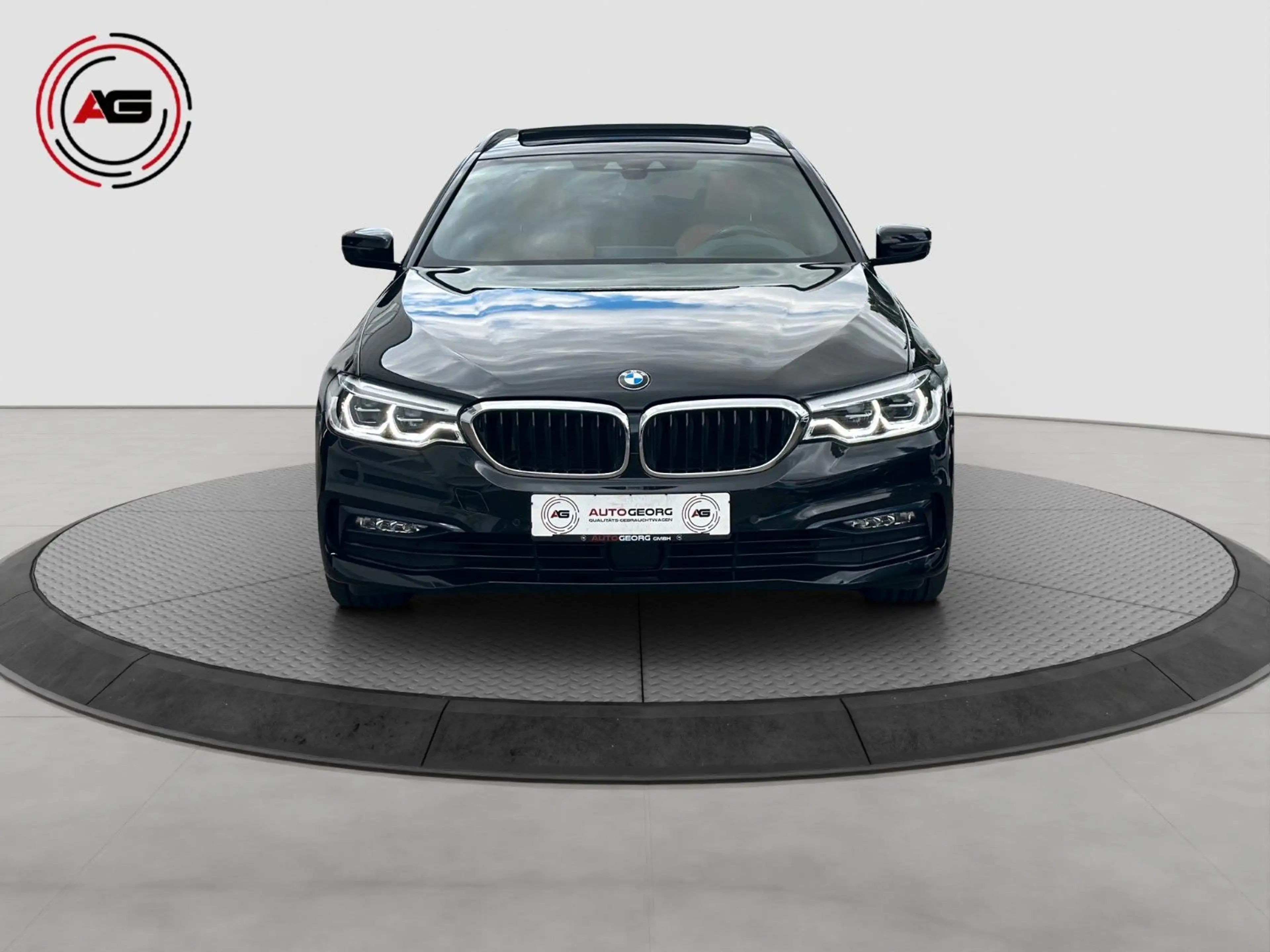 BMW 520 iT Sport Line AD.LED ACC PANO HUD 20" MEMORY — photo 2