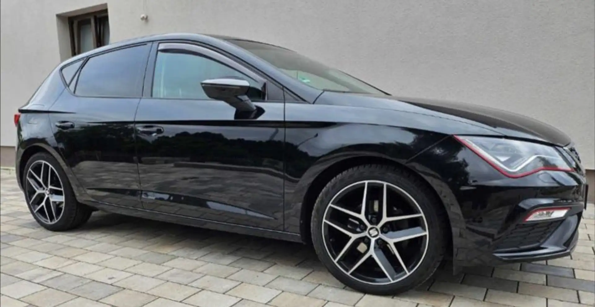 SEAT Leon Leon 1.4 TSI FR Schwarz - 1