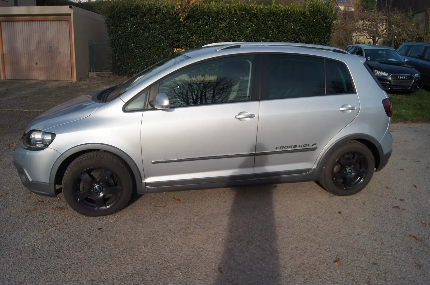 Volkswagen Golf PlusVI CrossGolf,TÜV neu,Automatik,wenig km Stříbrná - 1