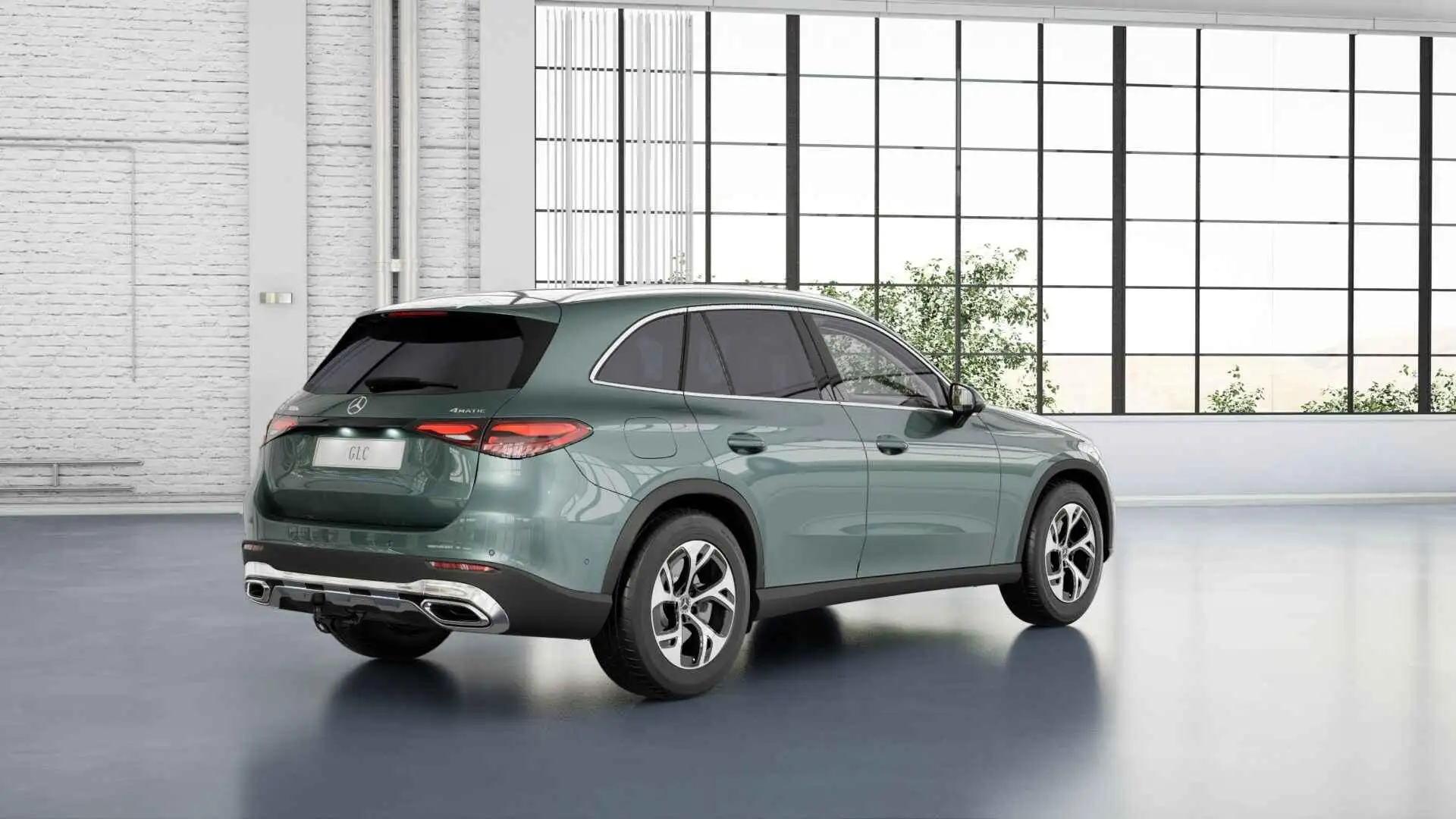 Mercedes-Benz GLC 300 300e 4MATIC Luxury Line | Panoramadak | Trekhaak | Zilver - 2