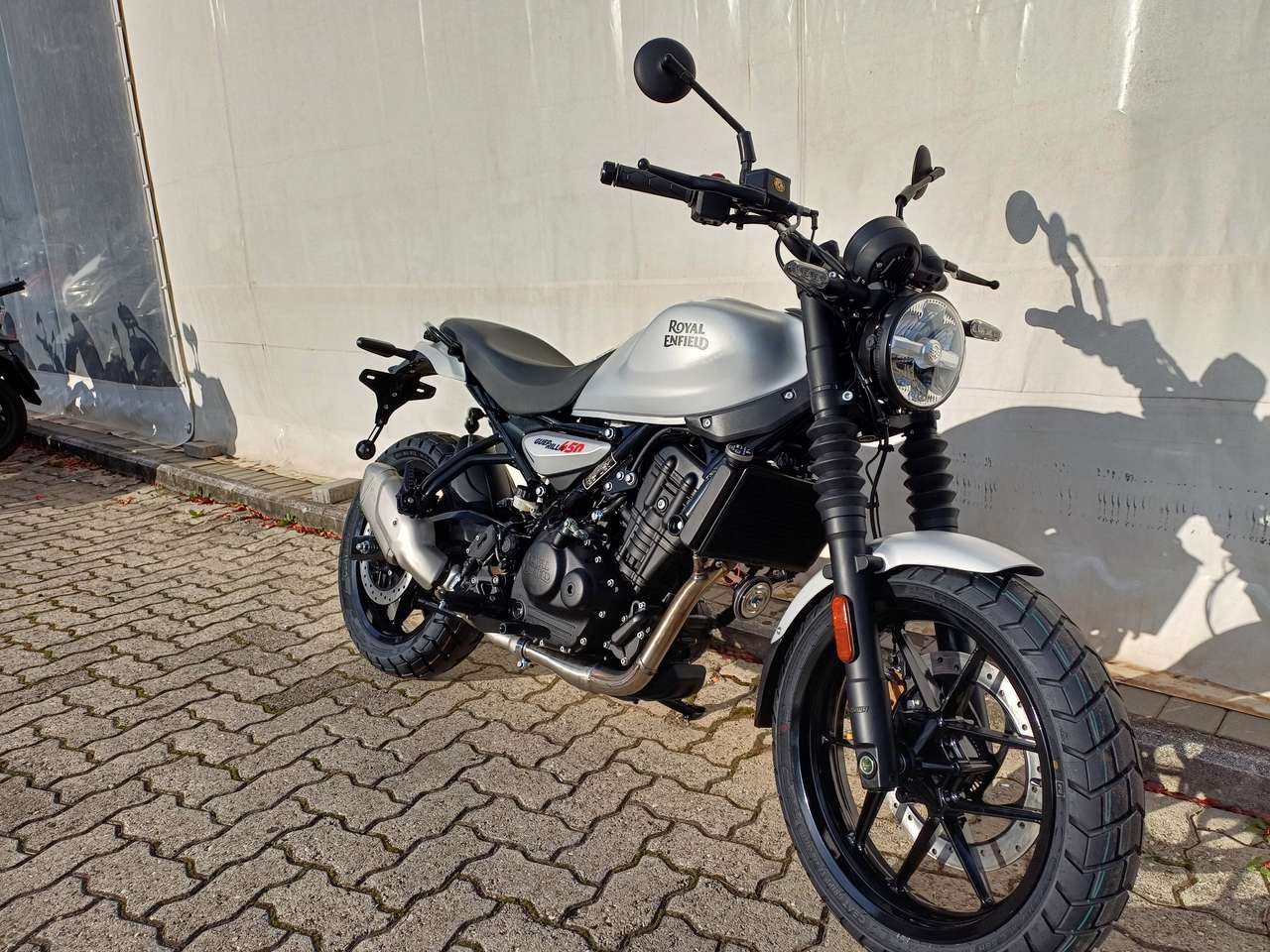 Royal Enfield Others GUERRILLA 450 SMOKE SILVER