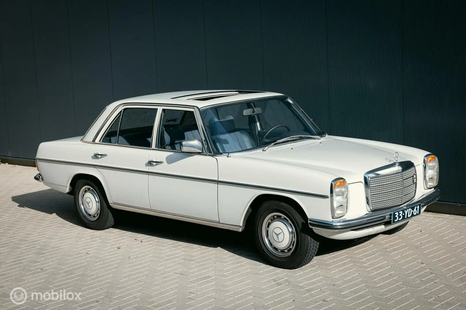 Mercedes-Benz 280 200-280 230.4 Bílá - 1